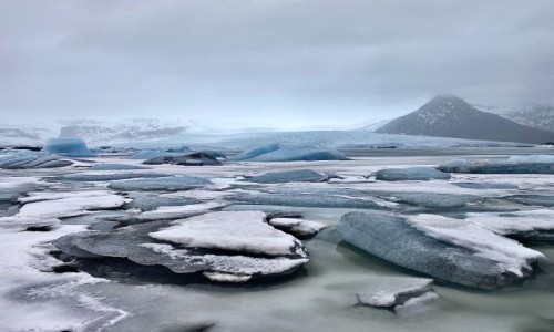 Zdjcie ISLANDIA / Islandia  / Fjallsarlon  / Czoo lodowca 