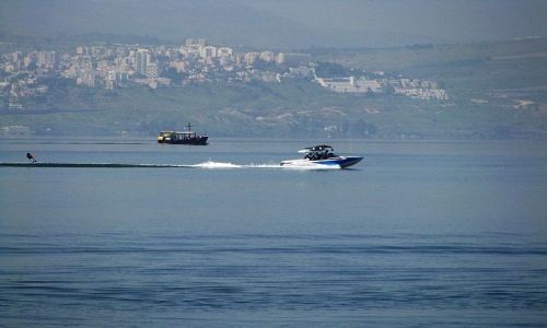 Zdjcie IZRAEL / Galilea / jezioro Genezaret / panorama Tyberiady
