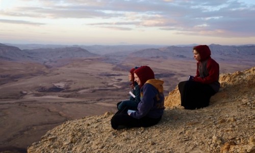 Zdjcie IZRAEL / Pustynia Negew / Mitzpe Ramon / Modlitwa o wschodzie