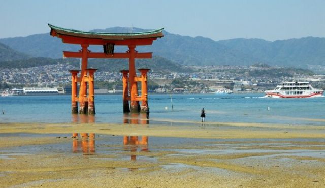 Zdjęcia: Hiroshima, Hiroshima, brama, JAPONIA Zdjęcia: Hiroshima, Hiroshima, brama, JAPONIA
