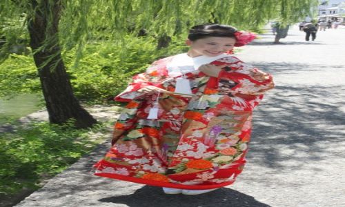 Zdjecie JAPONIA / Kurashiki / Kurashiki / Panna moda w tradycyjnym stroju