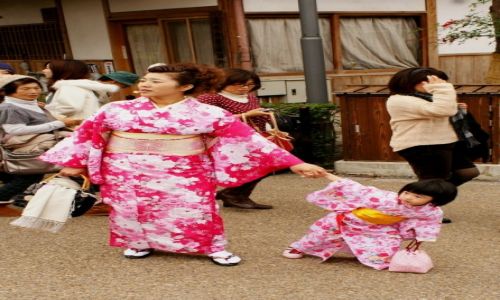 Zdjecie JAPONIA / Keihanshin / Kioto / Zniecierpliwiona
