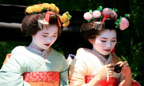 Zdjęcie JAPONIA / - / Kyoto / Przeglądając selfie możesz paść ofiarą cudzego obiektywu...