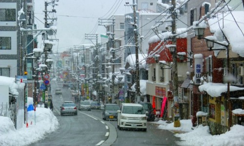 Zdjecie JAPONIA / Uonuma Area / Echigo-Yuzawa / Zima w miecie