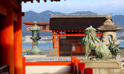 Zdjcie JAPONIA / Itsukushima / Miyajima / witynia Itsukushima Jinja 