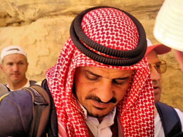 Zdjęcia: Petra, Współczesny Nabatejczyk, JORDANIA Zdjęcia: Petra, Współczesny Nabatejczyk, JORDANIA