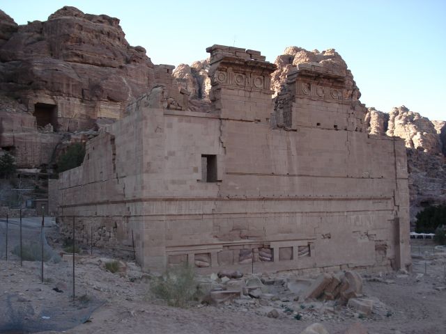 Zdjęcia: Petra, Ma an, Qasr Al Bint, JORDANIA Zdjęcia: Petra, Ma an, Qasr Al Bint, JORDANIA