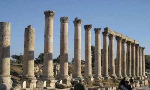 Zdjecie JORDANIA / brak / Jerash / Kolumny