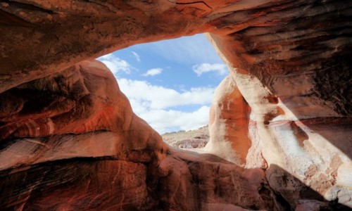 Zdjcie JORDANIA /  Muhafaza Ma'an / Petra / Z kamiennej kapsuy