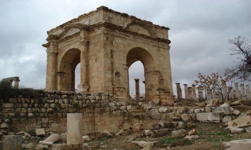 Zdjecie JORDANIA / Jarash / Jarash / Pnocny Tetrapylon