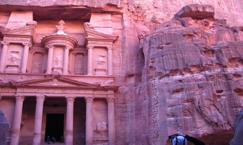 Zdjęcie JORDANIA / płd-zach Jordania /  Petra / Chazne - skarbiec faraona