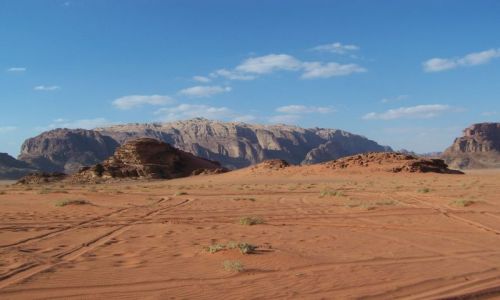 Zdjcie JORDANIA / pd. Jordania / Wadi Rum / Rozjedona pustynia'