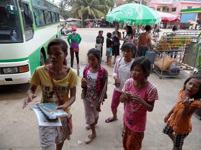 Zdjęcia: Siem Reap, dzieci, KAMBODżA Zdjęcia: Siem Reap, dzieci, KAMBODżA