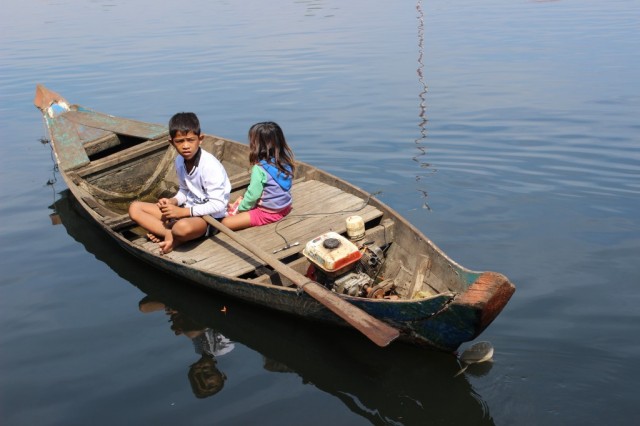 Zdj cia: Tonle Sap, Tonle Sap, dzieci, KAMBODA