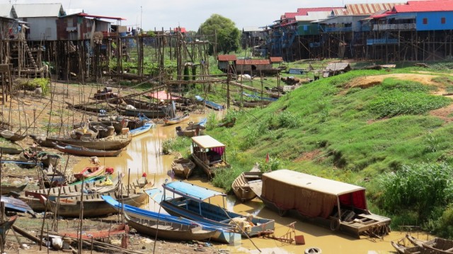 Zdj cia: Kampong Phluk, Jezioro Tonle Sap, "Pywajca wioska", KAMBODA