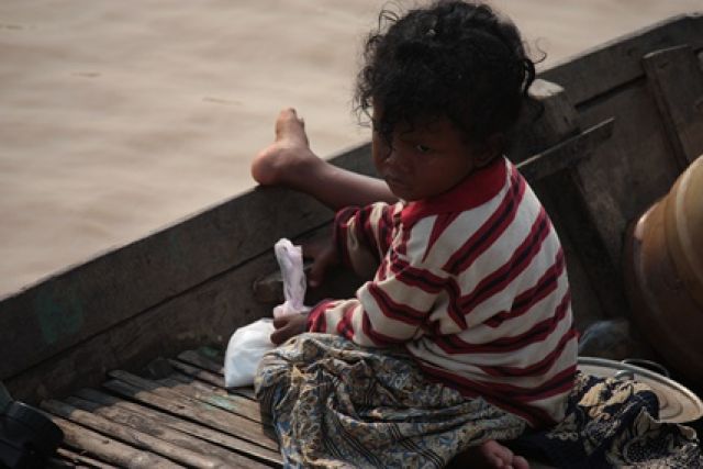 Zdjęcia: wioska na jeziorze, Siem Reap, dzieci w Kambodży, KAMBODżA Zdjęcia: wioska na jeziorze, Siem Reap, dzieci w Kambodży, KAMBODżA