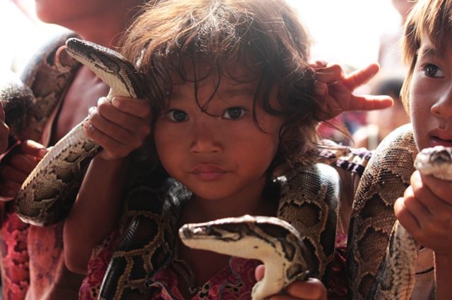 Zdjęcia: wioska na jeziorze, Siem Reap, dzieci w Kambodży, KAMBODżA Zdjęcia: wioska na jeziorze, Siem Reap, dzieci w Kambodży, KAMBODżA