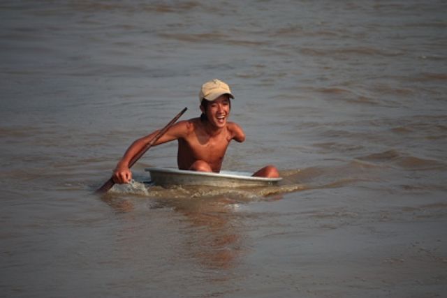 Zdjęcia: wioska na jeziorze, Siem Reap, dzieci w Kambodży, KAMBODżA Zdjęcia: wioska na jeziorze, Siem Reap, dzieci w Kambodży, KAMBODżA