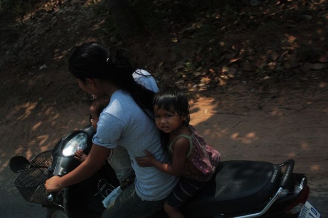 Zdjęcia: Siem Reap, khmerska rodzinka, KAMBODżA Zdjęcia: Siem Reap, khmerska rodzinka, KAMBODżA
