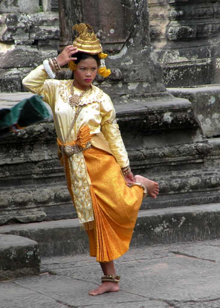 Zdjęcia: Angkor Wat, Siem Reap, To jeszcze nie taniec, KAMBODżA Zdjęcia: Angkor Wat, Siem Reap, To jeszcze nie taniec, KAMBODżA