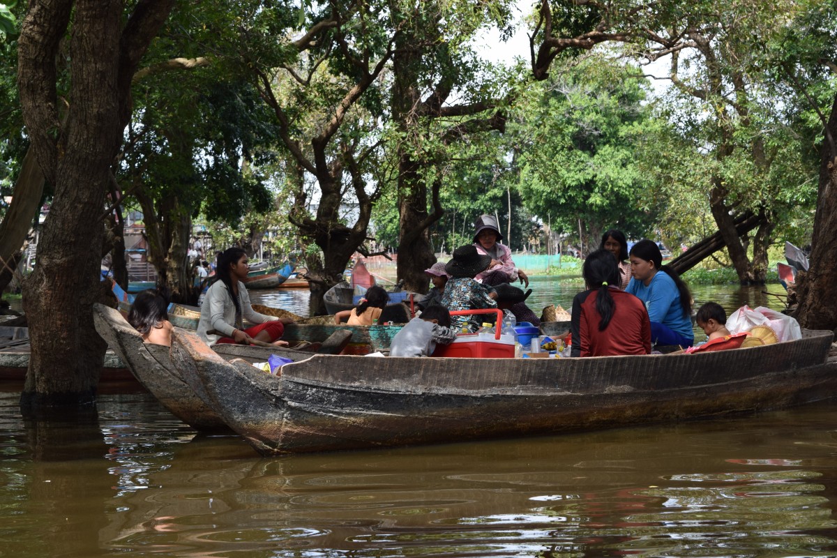 Zdjęcia: Kompong Phluk, Siem Reap, Sąsiedzkie plotki:), KAMBODżA Zdjęcia: Kompong Phluk, Siem Reap, Sąsiedzkie plotki:), KAMBODżA