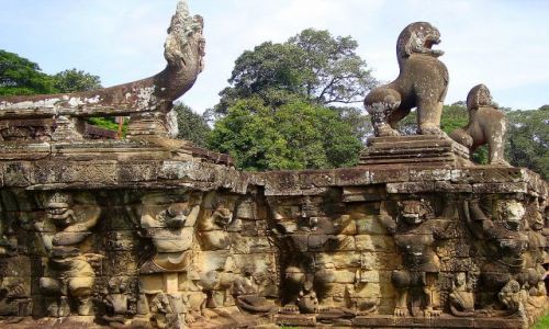 KAMBODżA / okolice Siem Reap / zespół Angkor Wat / na Elephant Terrace