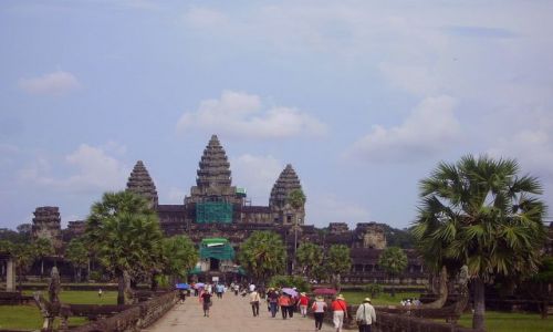 KAMBODżA / okolice Siem Reap / światynia Angkor Wat / Angkor Wat - główne wejście
