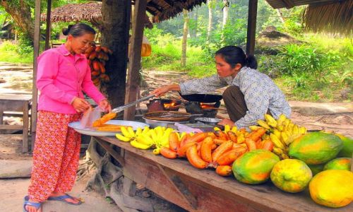 Zdjecie KAMBODA / Phnom Kulen / Phnom Kulen / Banany w ciecie, posypane sezamem - pychota ;)