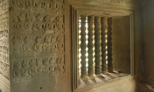 Zdjecie KAMBODA / angkor wat / swiatynia / okno swiatyni