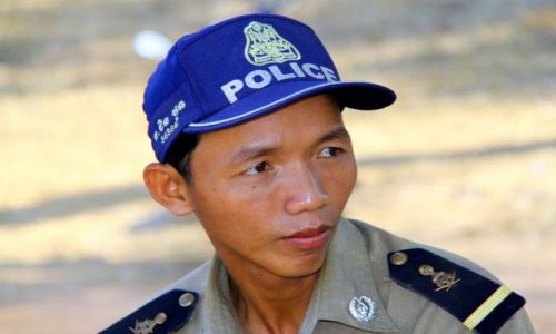 Zdjęcie KAMBODżA / Siam Reap / Angkor Wat / Policjant