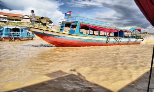 Zdjecie KAMBODA / - / wioska na tonle sap / ***