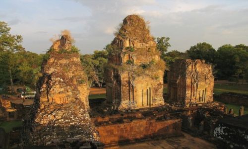 Zdjecie KAMBODA / Angkor Wat / teren wity / Angkor Wat 