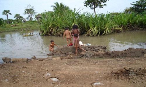 Zdjęcie KAMBODżA / brak / wschodnia czesc kraju  / dzieci