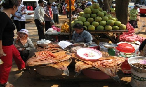 Zdjecie KAMBODA / Phnom Penh / W drodze  / Handlowy parking