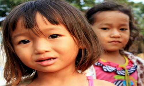 Zdjecie KAMBODA / Kampot / Kampot / Dziewczynki z Kampot
