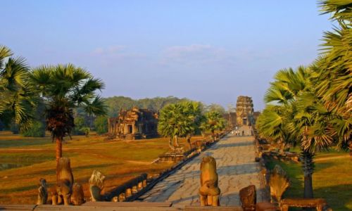 Zdjecie KAMBODżA / Siem Reap / Angkor Wat / Poranne porządki w Angkor Wat