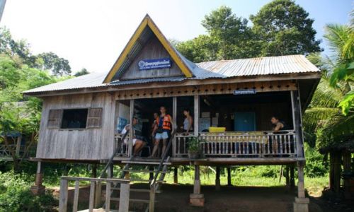 Zdjecie KAMBODA / brak / mekong river / budka graniczna na Mekongu (kambodza-laos)