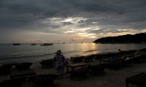 Zdjcie KAMBODA / Sihanoukville / Sihanoukville / Wieczorem na play