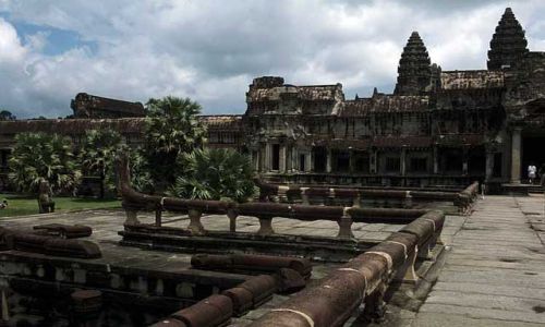 Zdjęcie KAMBODżA / SIEM REAP / ANKHOR WAT / W KRAINIE CZARÓW 3