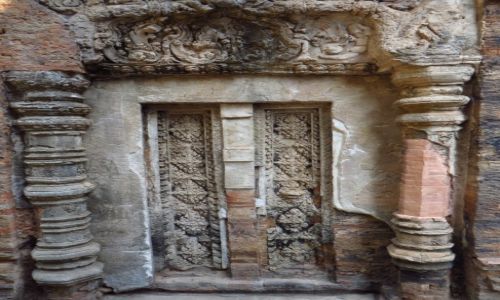 Zdjcie KAMBODA / Angkor / okolice Siem Reap / witynia Prah Ko