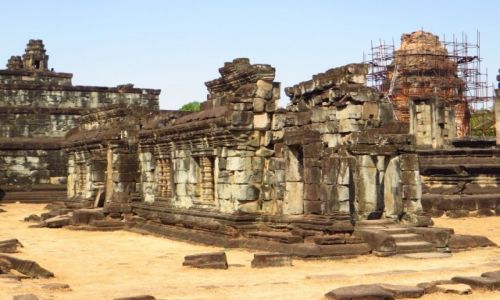 Zdjcie KAMBODA / Angkor / okolice Siem Reap / witynia Bakong