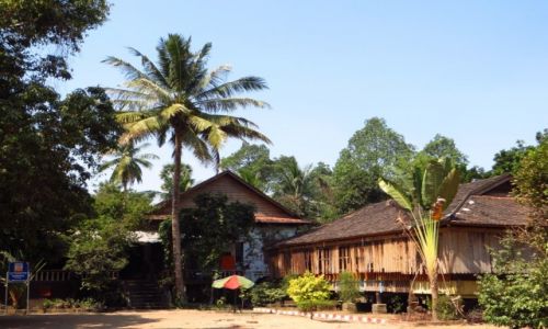 Zdjcie KAMBODA / Angkor / obok wityni Lolei / buddyjski orodek medytacyjny