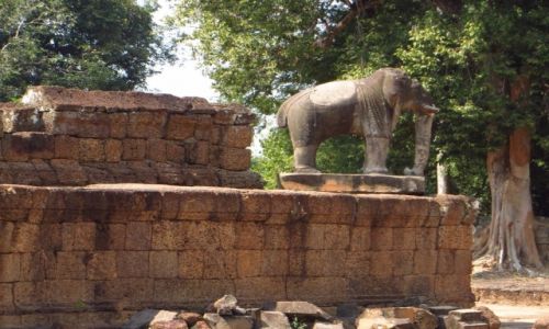 Zdjcie KAMBODA / Angkor / okolice Siem Reap / witynia Mebon Wschodni