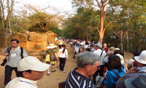 Zdjcie KAMBODA / Angkor / okolice Siem Reap / mionicy zachodw soca