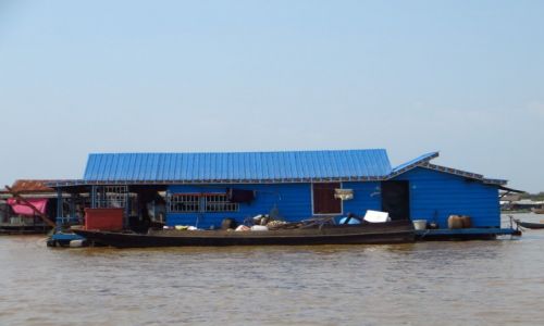 Zdjęcie KAMBODżA / Angkor / jezioro Tonle Sap / wioska na wodzie