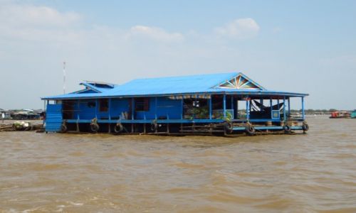 Zdjęcie KAMBODżA / Angkor / jezioro Tonle Sap / wioska na wodzie