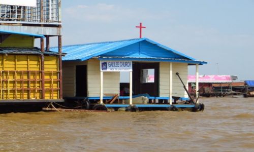 Zdjęcie KAMBODżA / Angkor / jezioro Tonle Sap / wioska na wodzie
