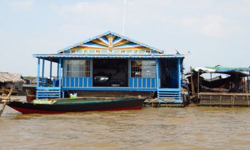 Zdjęcie KAMBODżA / Angkor / jezioro Tonle Sap / wioska na wodzie