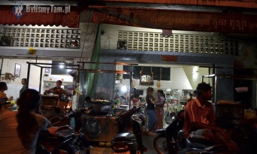 Zdjęcie KAMBODżA / Phnom Phein / Phnom Phein / typowa restauracja dla miejscowych