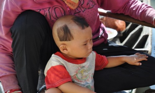 Zdjecie KAMBODA / Siem Reap / Jezioro Tonle Sap / Czy fryzjer by normalny?